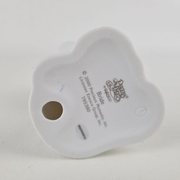 Precious Moments 795380 Asian Bride Bridal Party Porcelain Figurine - Picture 3 of 5